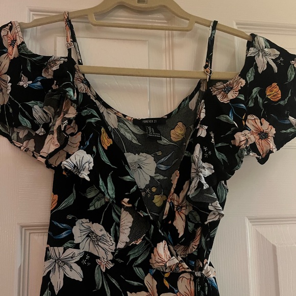 Forever21 off the shoulder floral dress - Picture 4 of 5